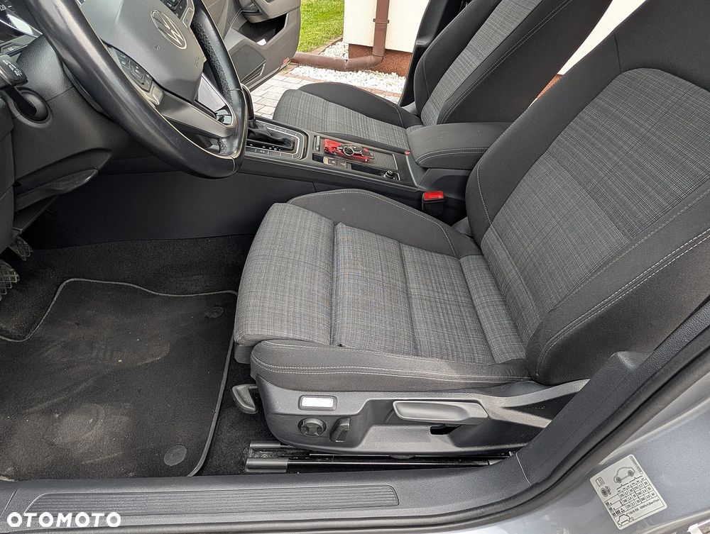 Volkswagen Passat 2.0 TDI SCR DSG - 22