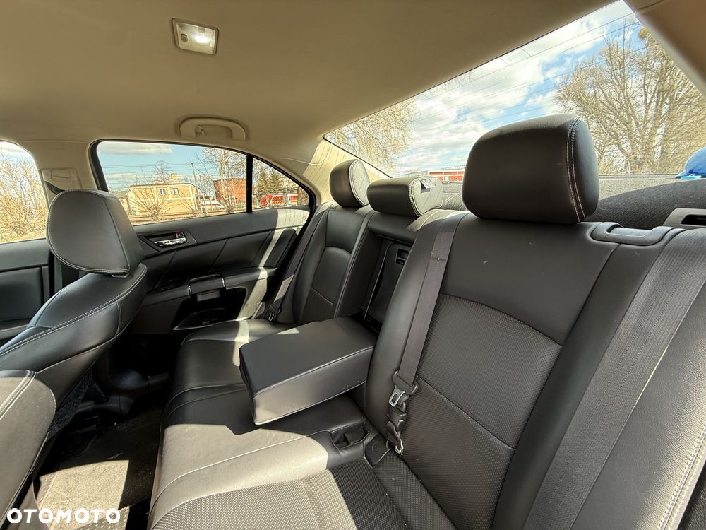Suzuki Kizashi - 8