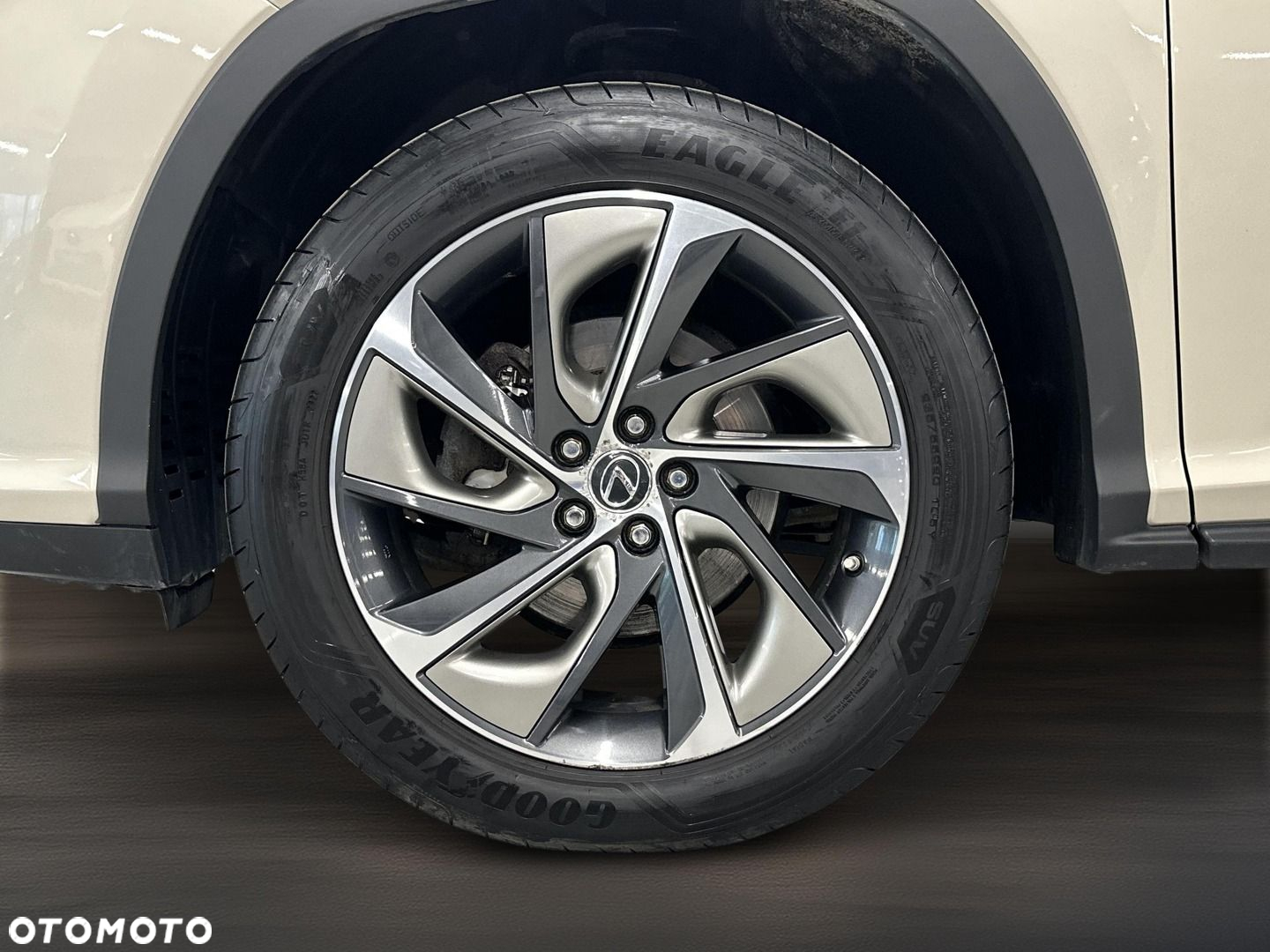 Lexus RX - 10