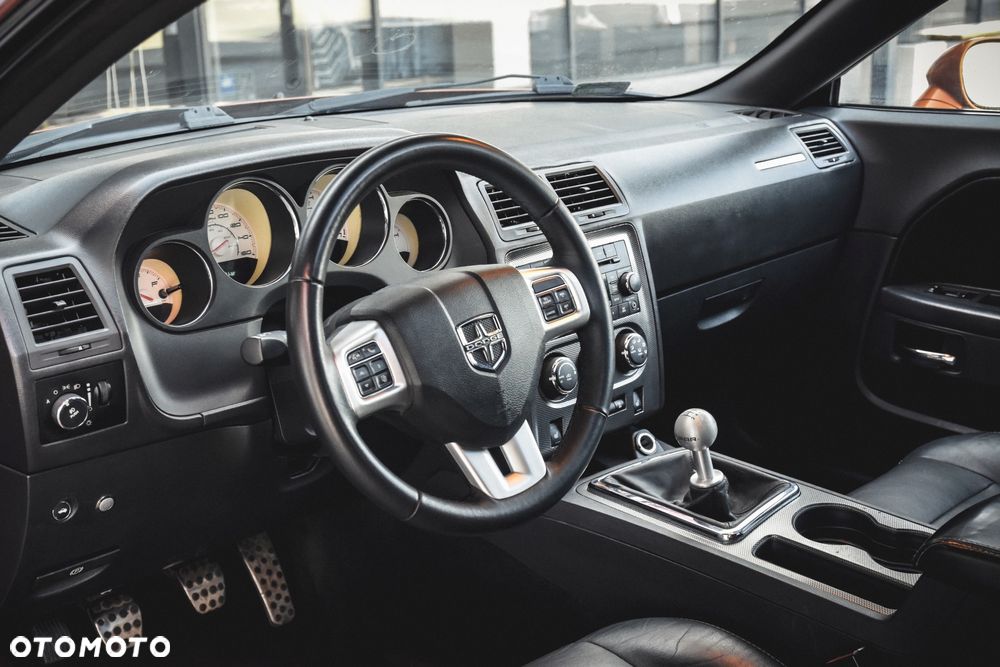 Dodge Challenger - 29