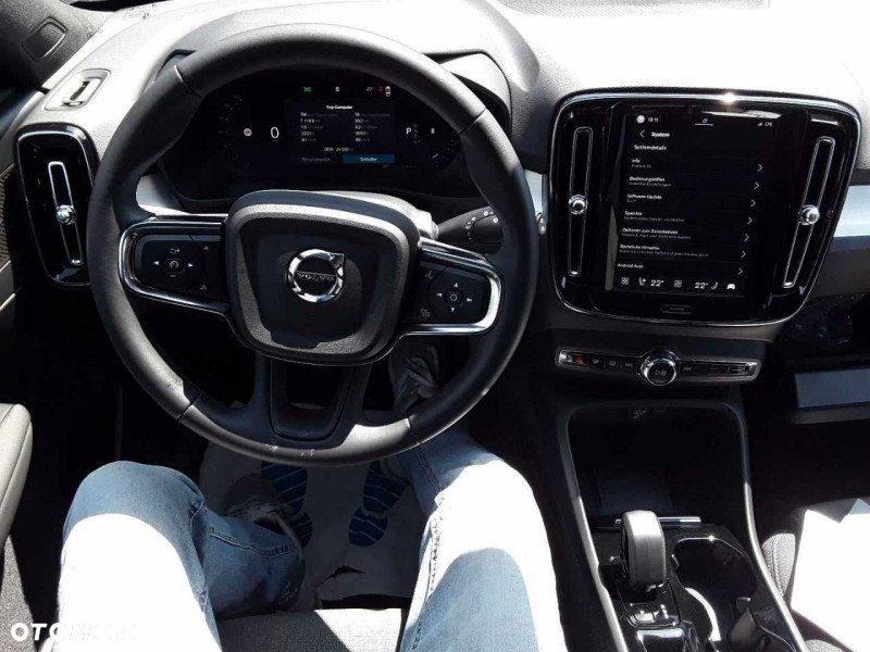Volvo XC 40 B3 B DKG Plus Black Edition - 10