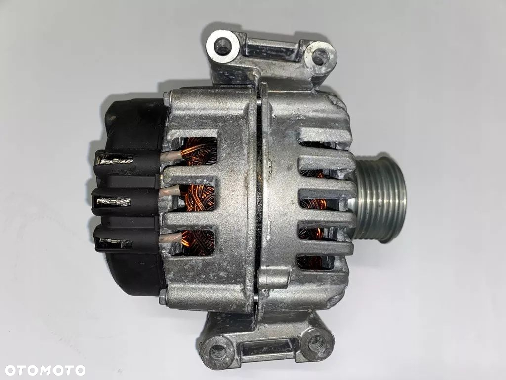 Mercedes C,E,GLC GLE alternator A0009068706 nowy - 3