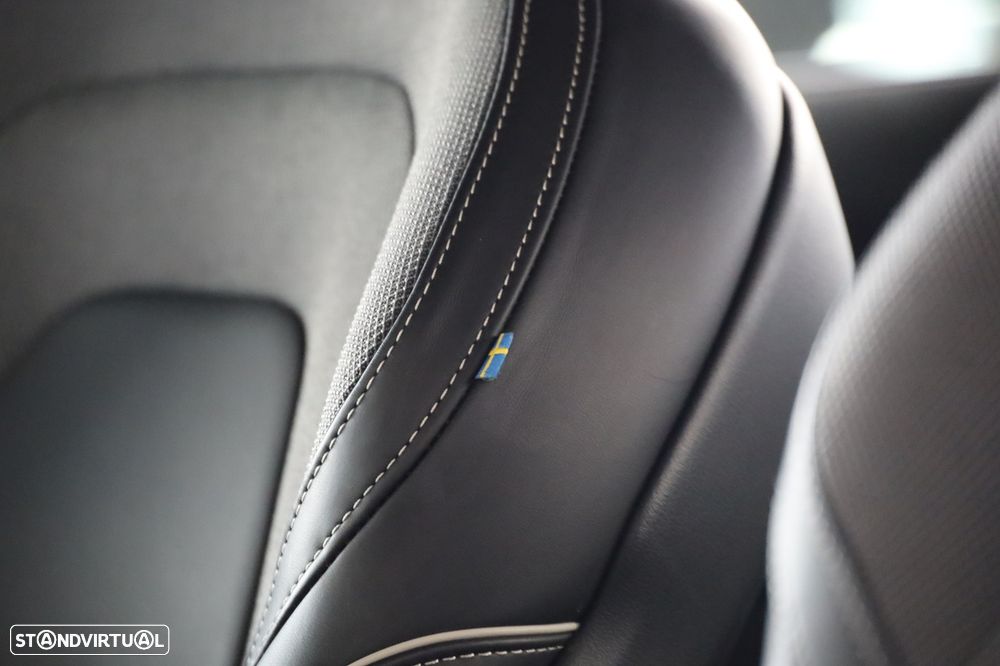 Volvo XC 60 2.0 T6 PHEV Black Edition AWD - 10