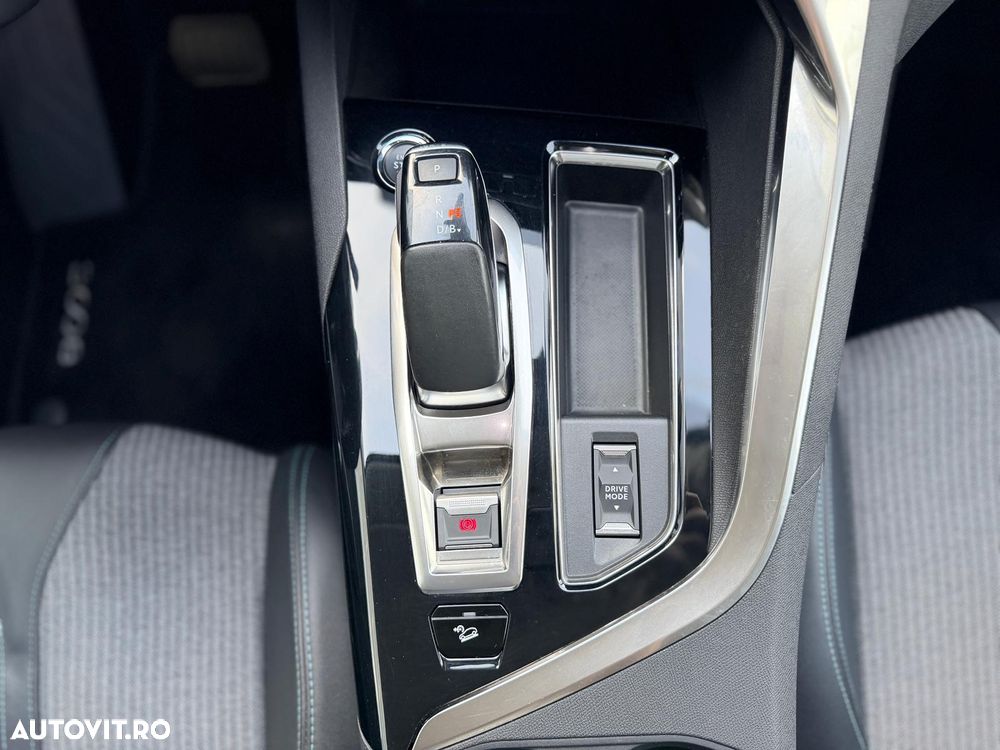 Peugeot 3008 PHEV 300 EAT8 4X4 Allure Pack - 15