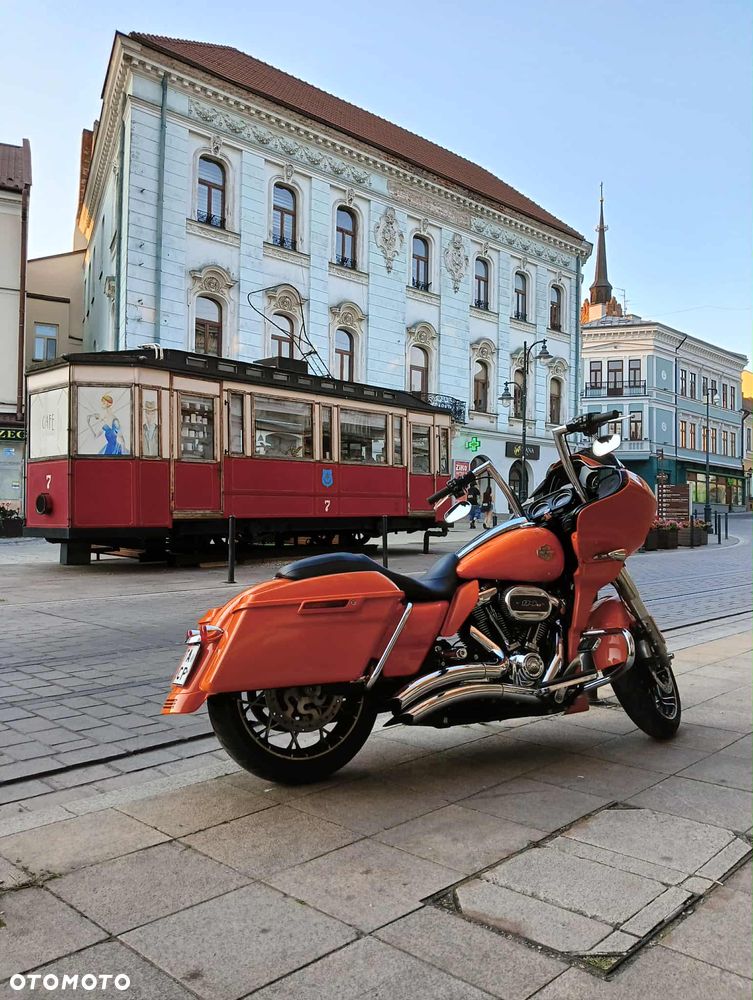 Harley-Davidson Touring Road Glide - 1