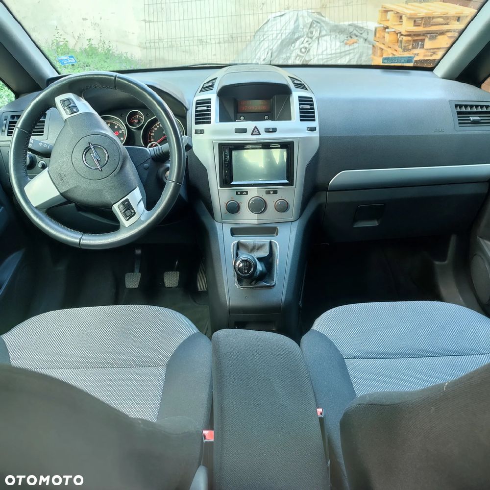 Opel Zafira - 8
