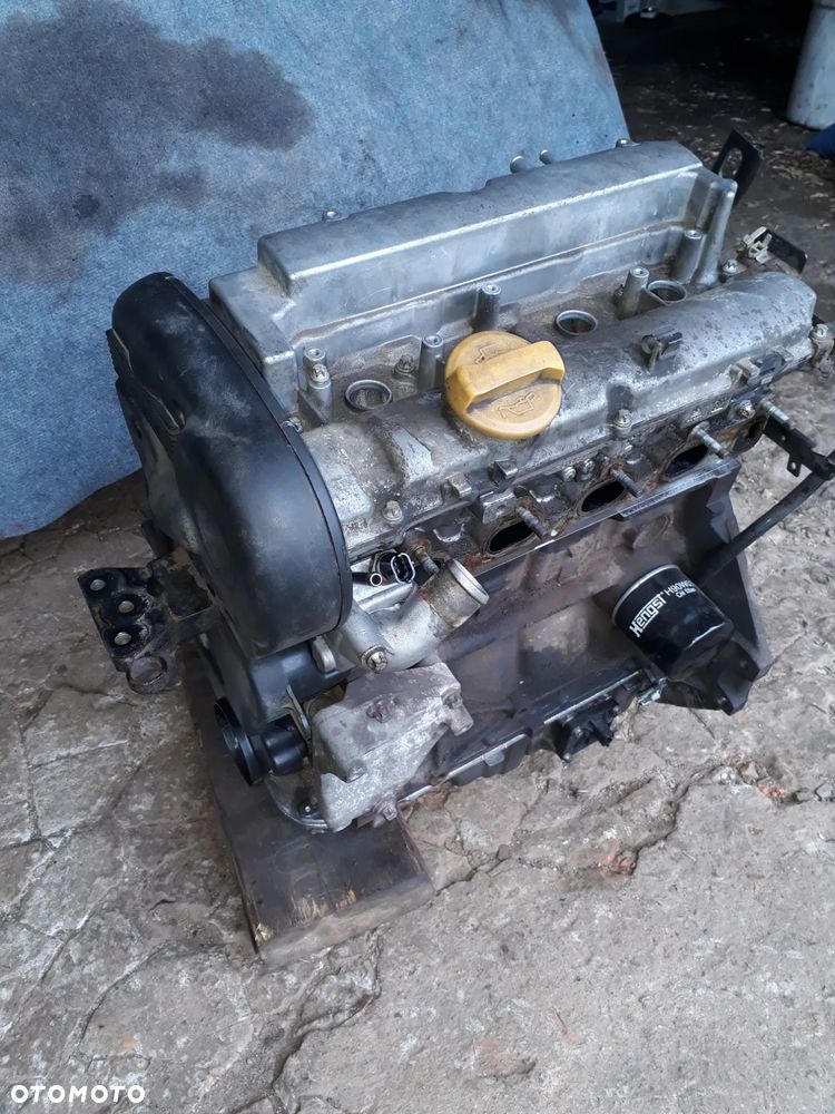 Silnik na części opel Z18xe 125 KM pokrywa - 1