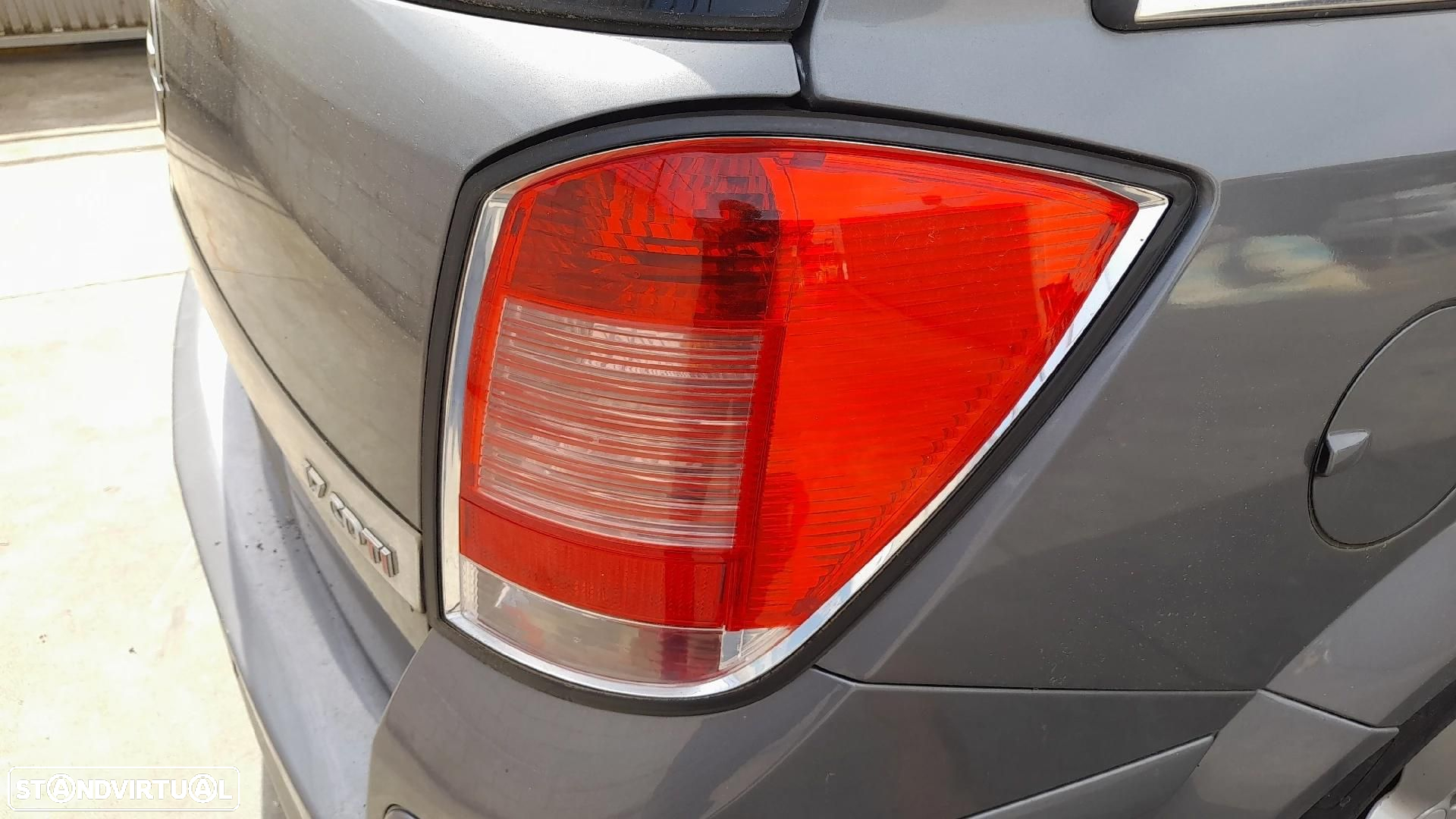 Farolim direito OPEL Astra H Caravan (L35) - 2