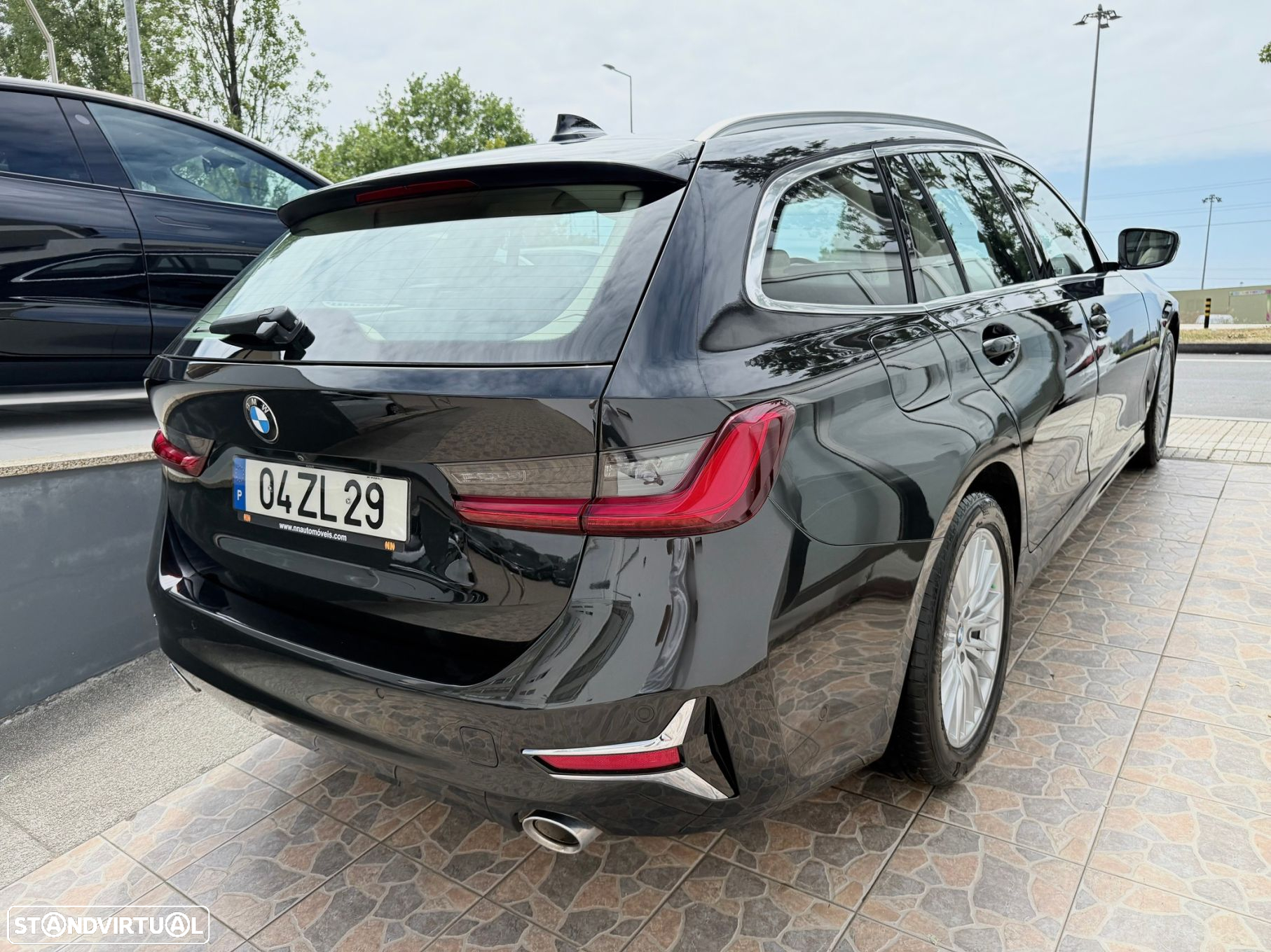 BMW 320 d Touring Line Luxury Auto - 3