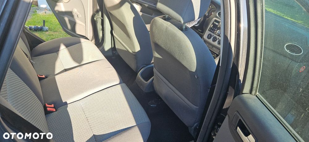 Ford Focus 1.8 FF Ambiente - 8