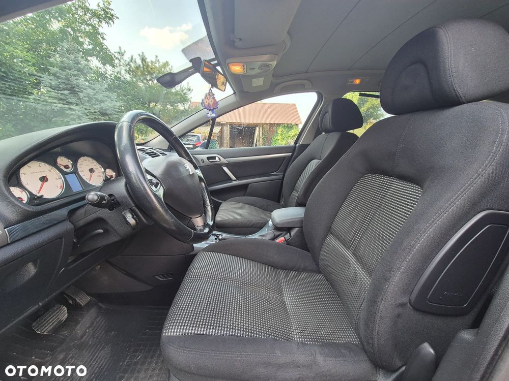 Peugeot 407 - 14