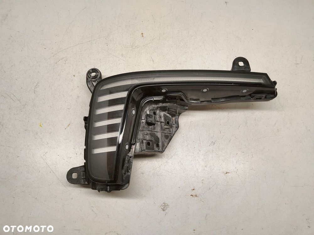 HALOGEN LED DRL PRAWY AUDI Q7 E-TRON 4M094105605S - 4