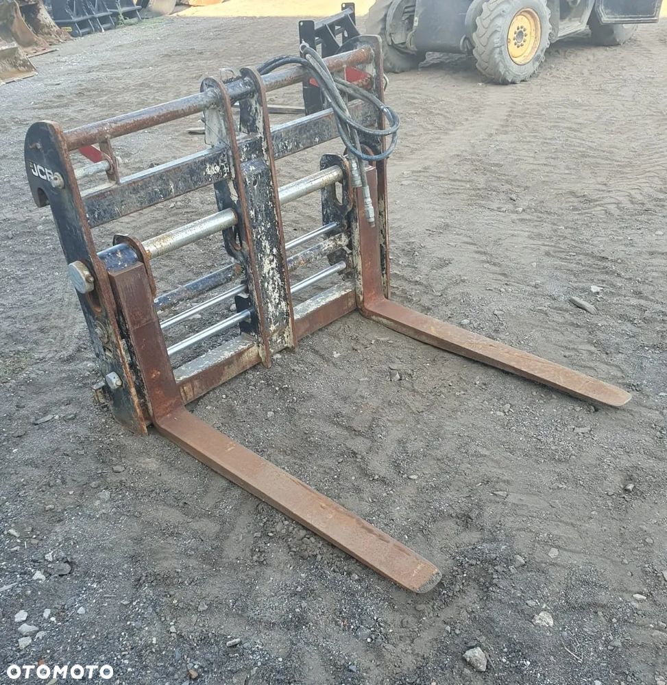 Przesuw boczny hydrauliczny z widłami używany ORYGINALNY JCB - 3