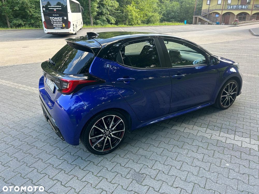 Toyota Yaris Hybrid 1.5 GR Sport - 11