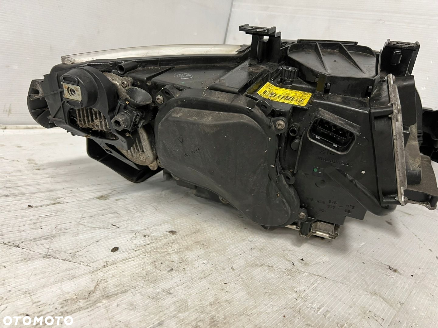 BMW E92 E93 LIFT LAMPA LEWA PRZÓD KOMPLETNA XENON UK 7239929 - 7