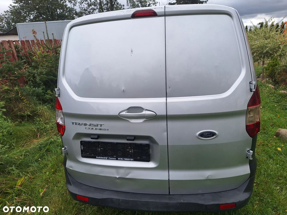 Ford Courier - 17