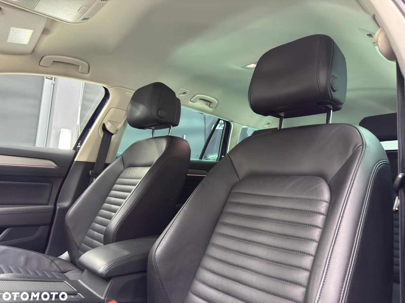 Volkswagen Passat Variant 2.0 TDI SCR DSG Highline - 26