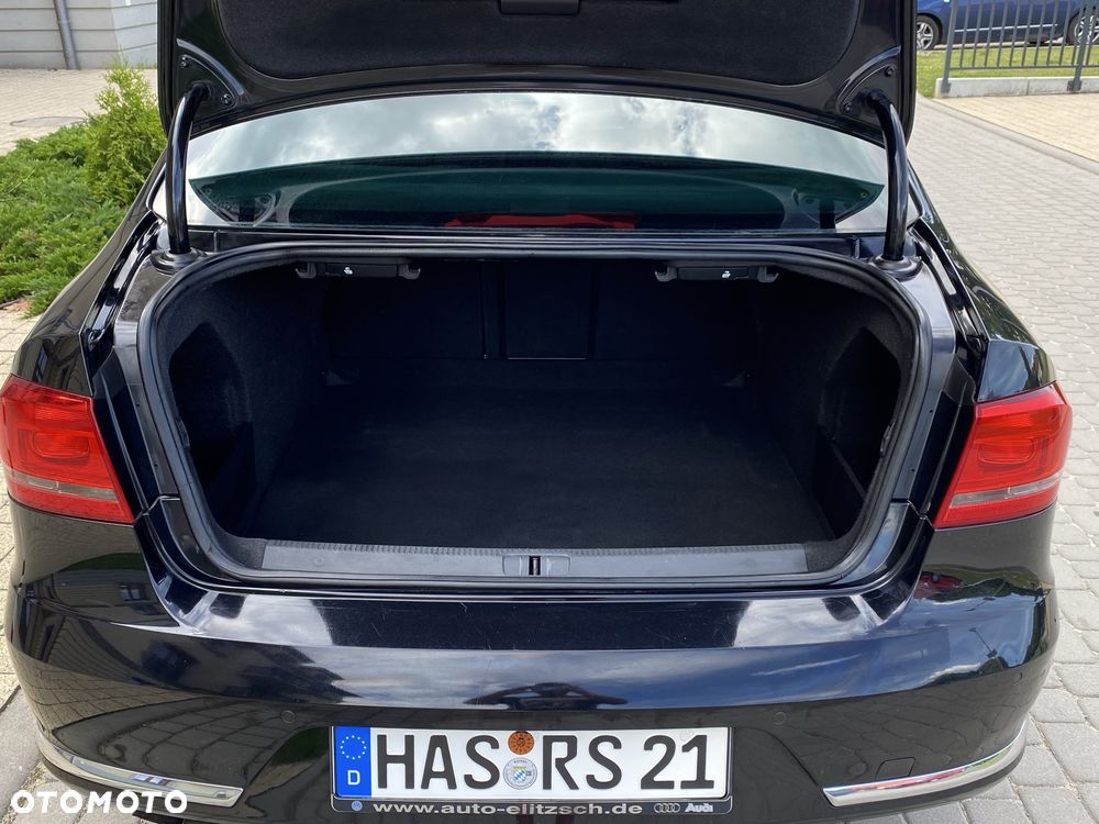 Volkswagen Passat - 8