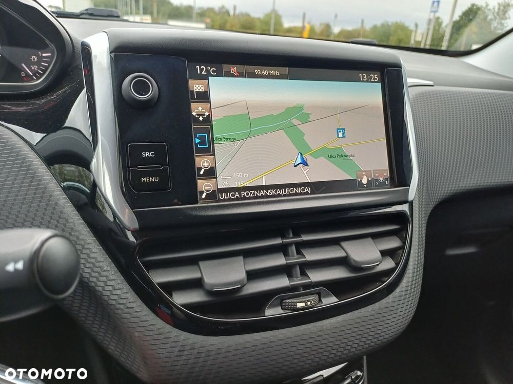 Peugeot 2008 1.2 Pure Tech Allure S&S - 16