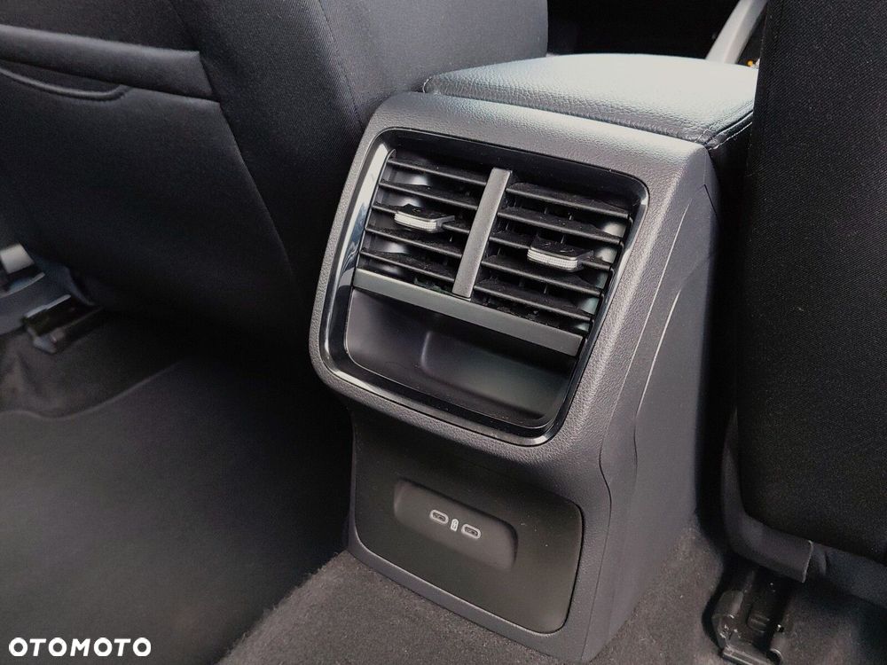 Skoda Octavia 1.5 TSI mHEV Selection DSG - 27