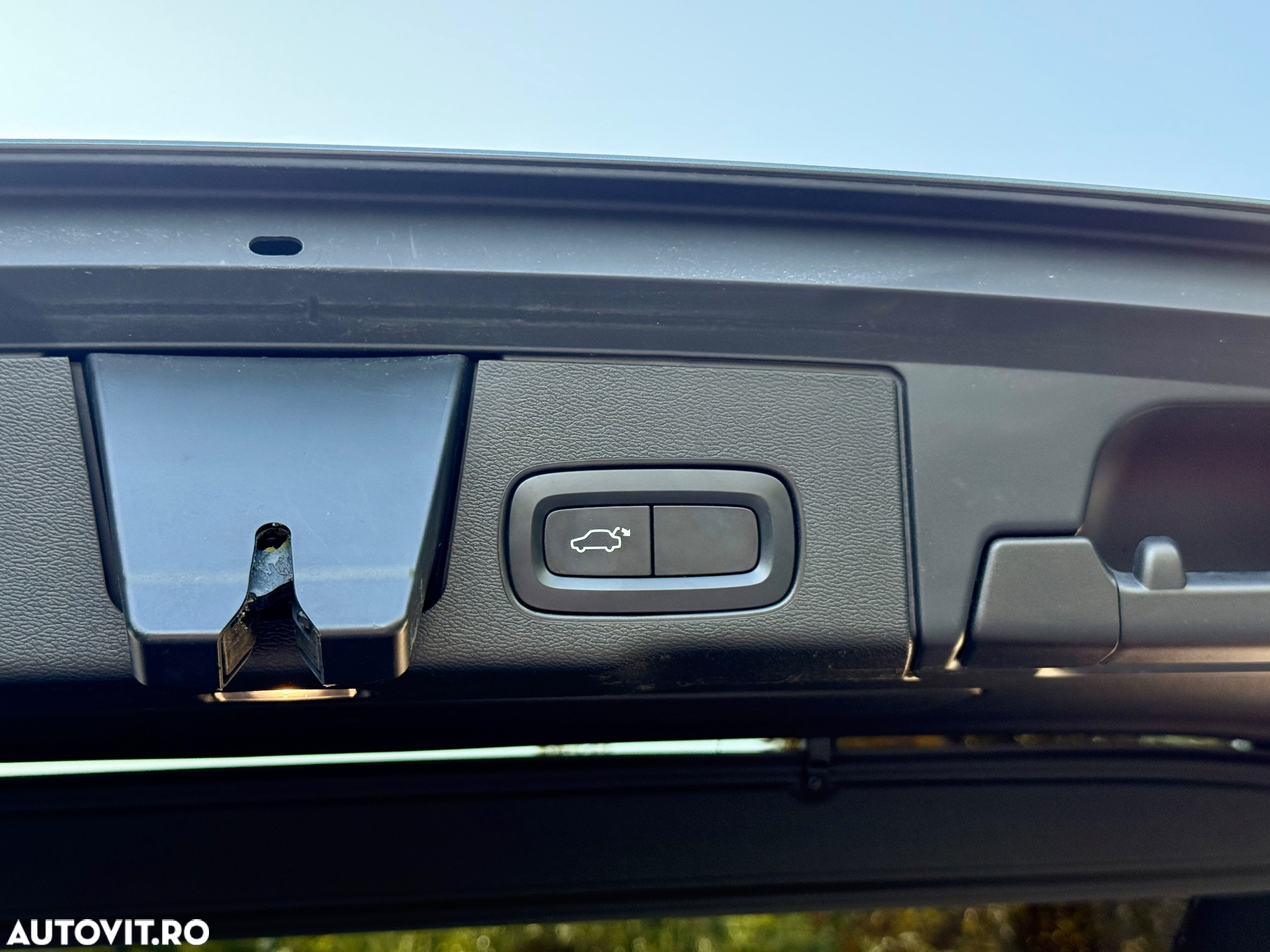Volvo XC 60 Recharge T8 Twin Engine eAWD R-Design - 27