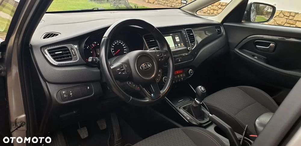 Kia Carens 1.7 CRDi M 7os - 22