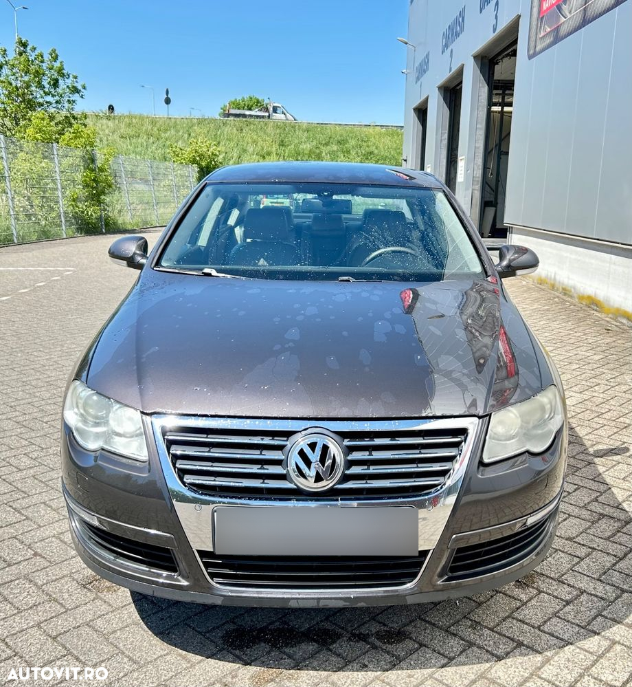 Volkswagen Passat Variant 3.2 V6 FSI 4Motion DSG Highline - 2