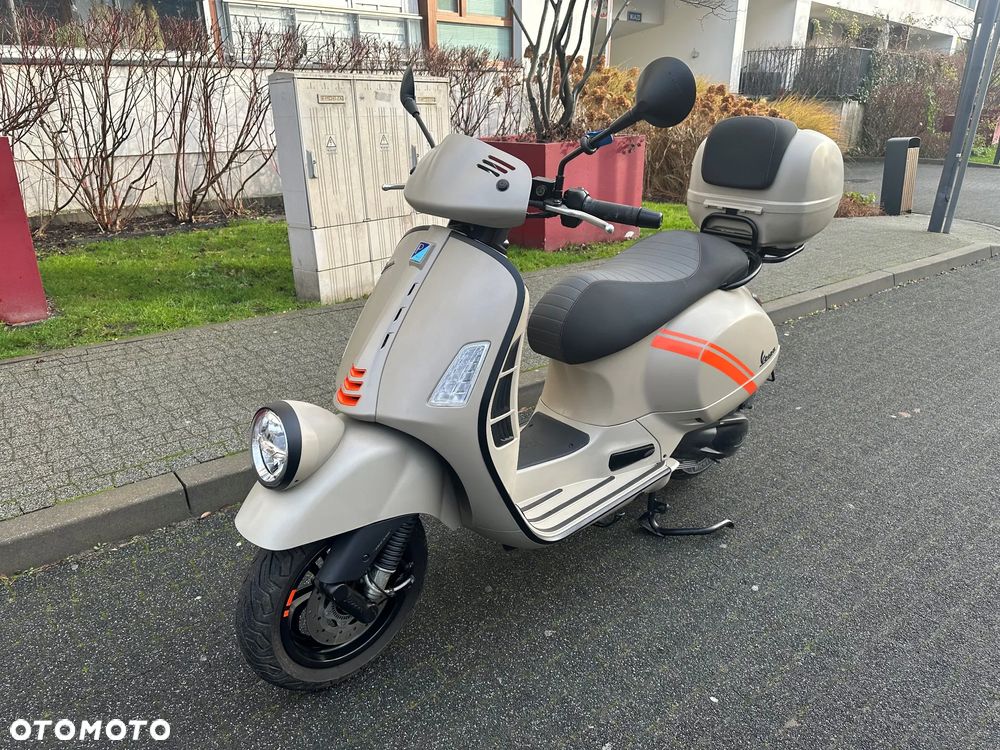Piaggio Vespa - 1