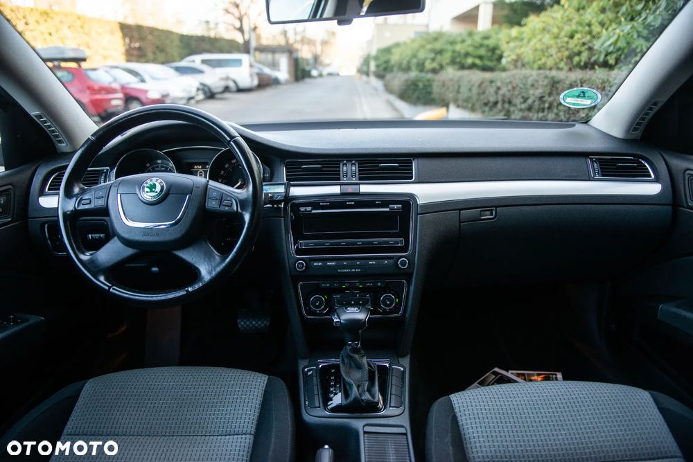 Skoda Superb 3.6 V6 4x4 DSG Elegance - 17