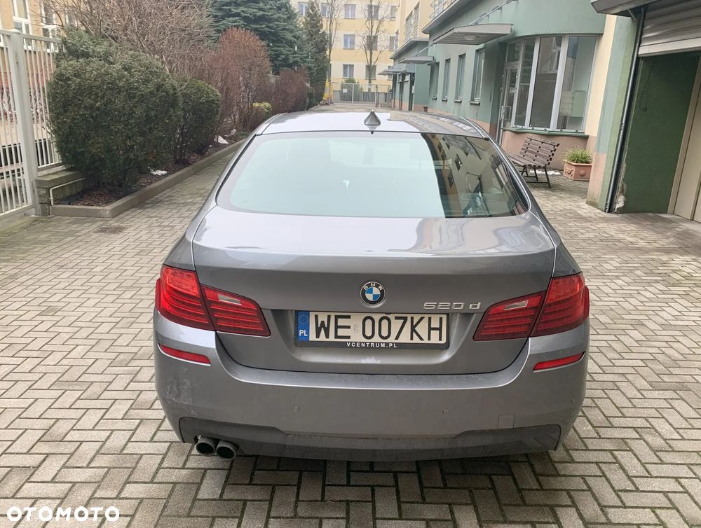 BMW Seria 5 520d xDrive Luxury Line - 4