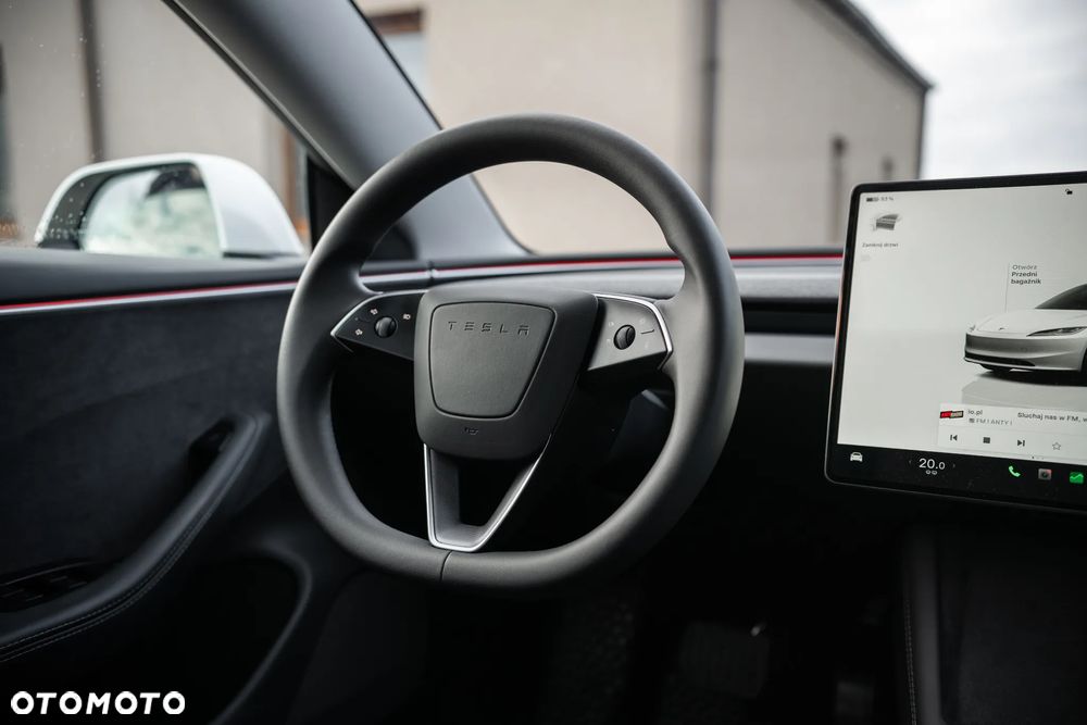 Tesla Model 3 - 25