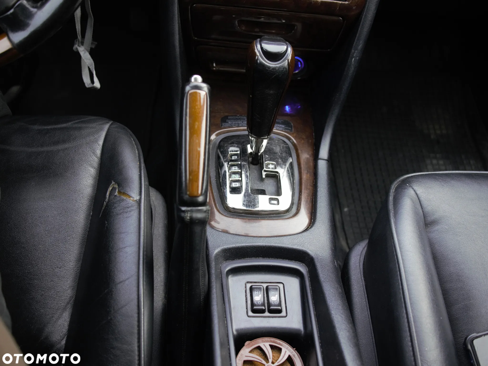 Mitsubishi Galant - 30