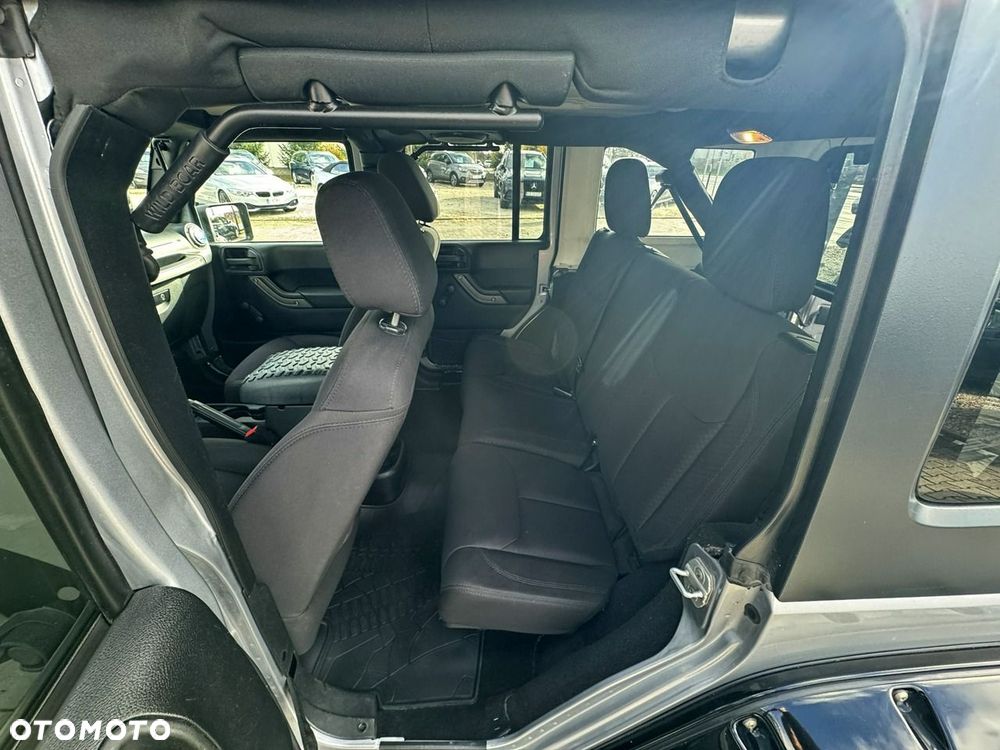 Jeep Wrangler - 26