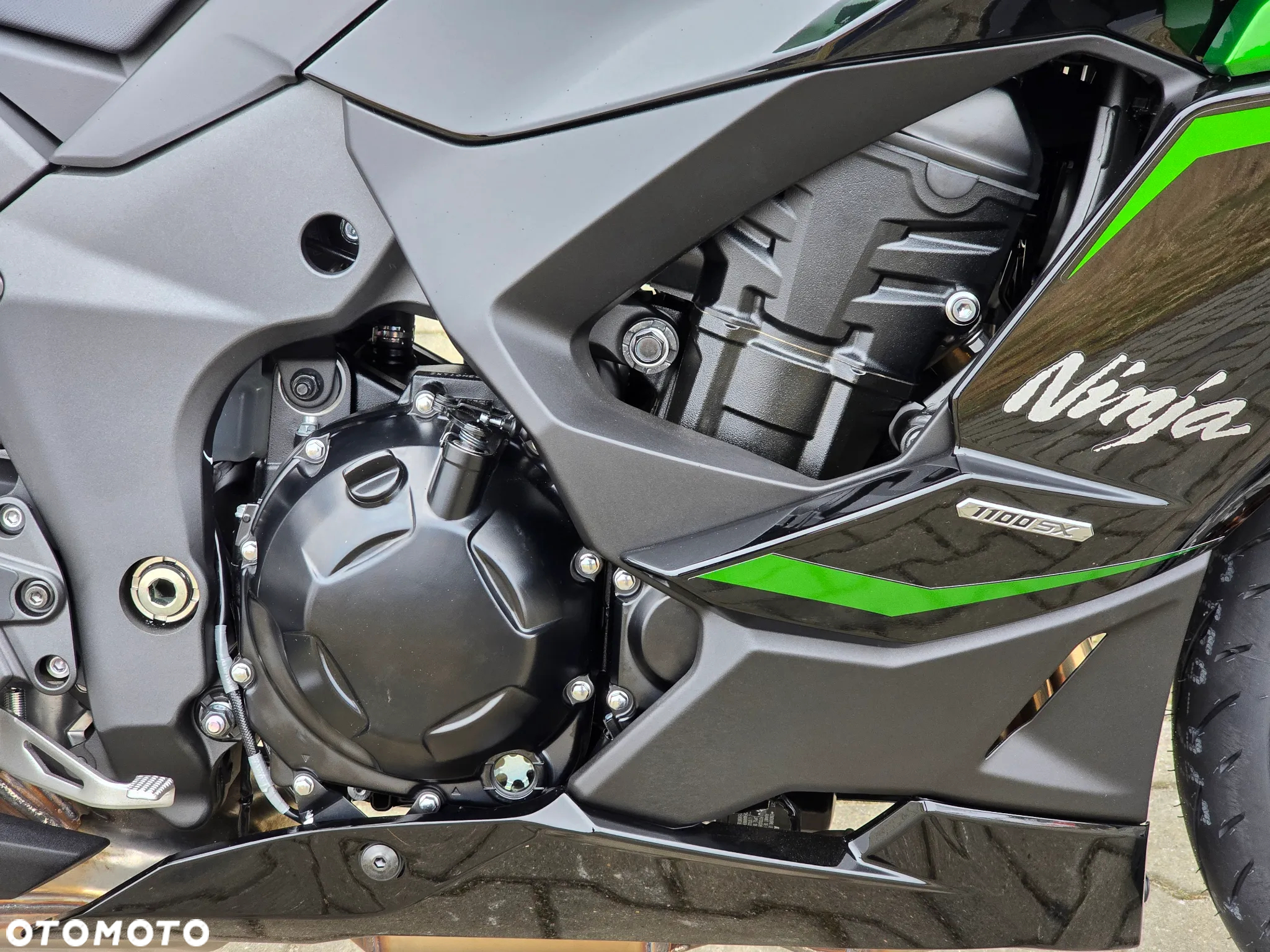 Kawasaki Ninja 1000 SX - 10