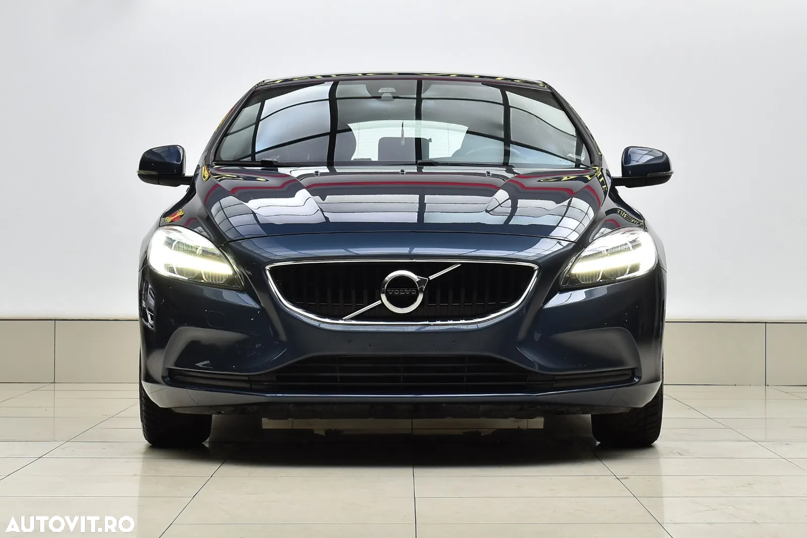 Volvo V40 D3 Aut. Summum - 3