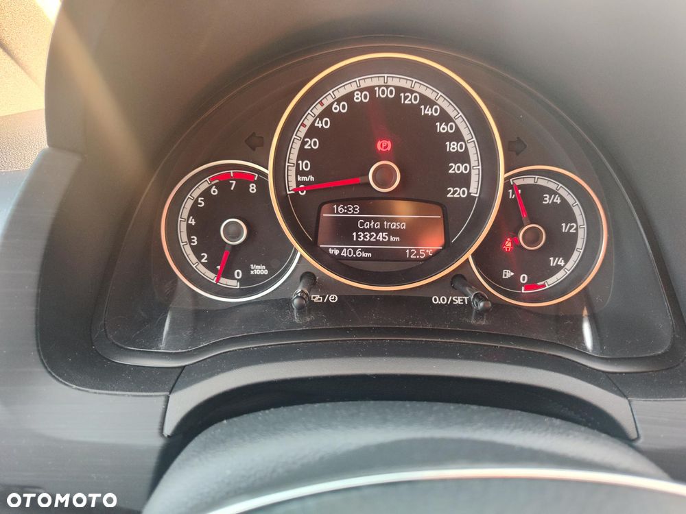 Volkswagen up! sound - 16