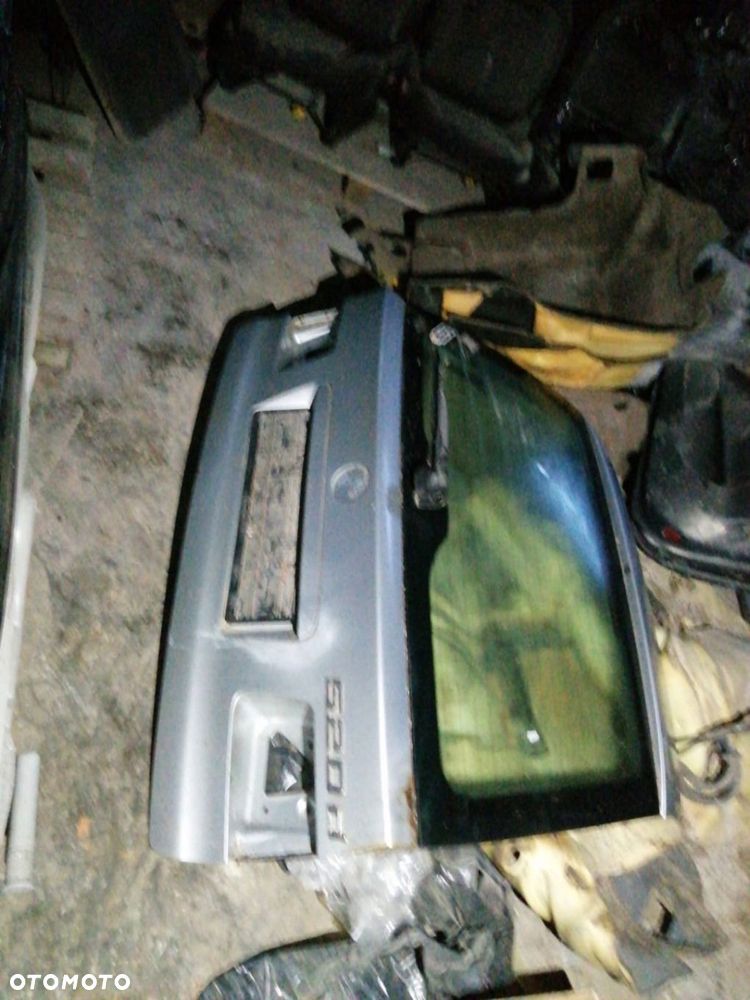 KLAPA BAGAŻNIKA SZYBA KOMBI BMW E39 - 4