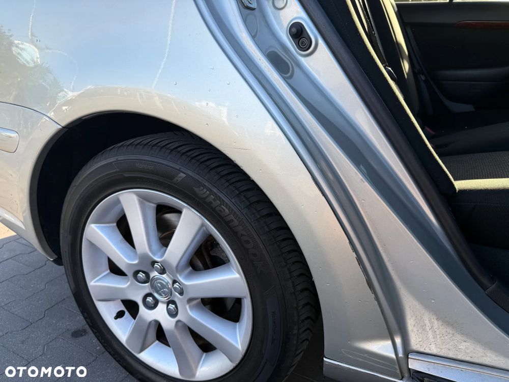 Toyota Avensis 1.8 VVT-i Automatik Sol - 15