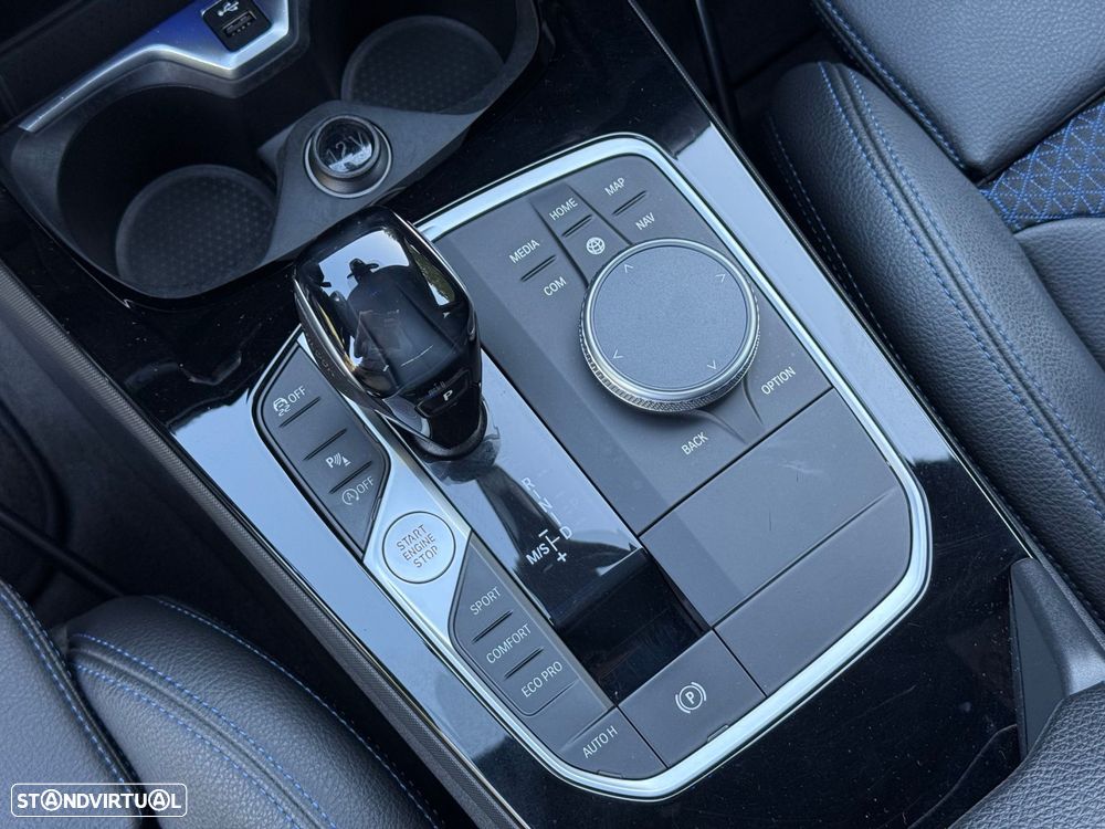 BMW 118 i Pack Desportivo M Auto - 42