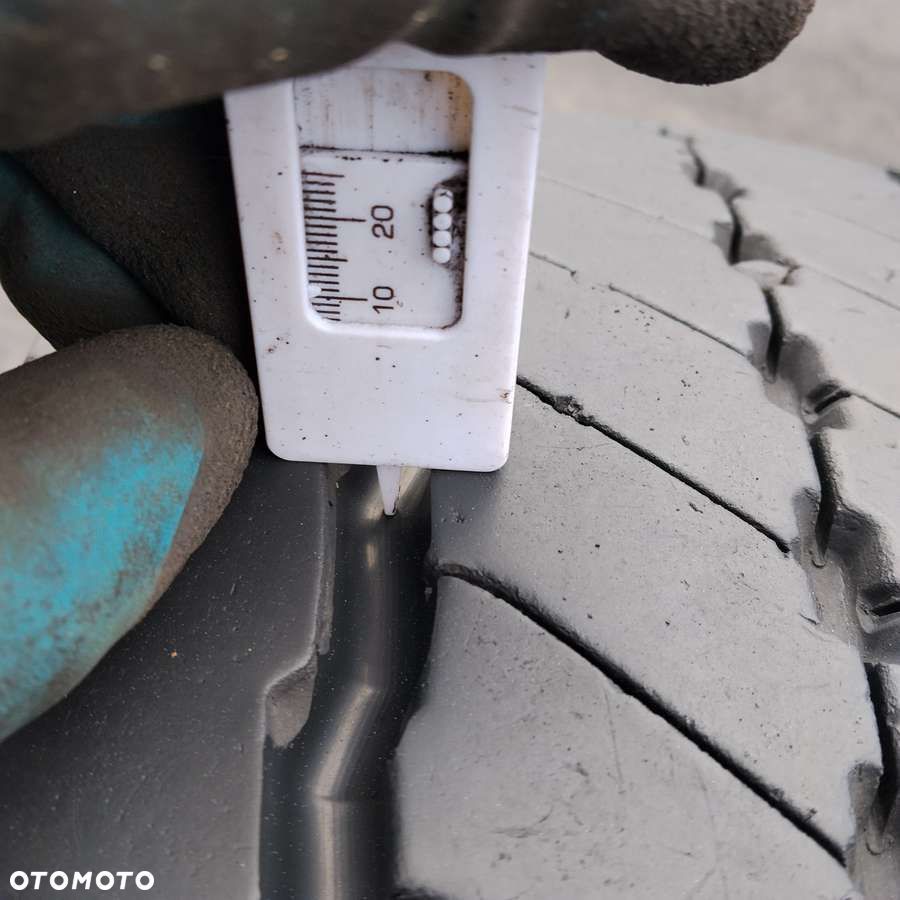 265/70 R17.5 Goodyear KMAX S - 1