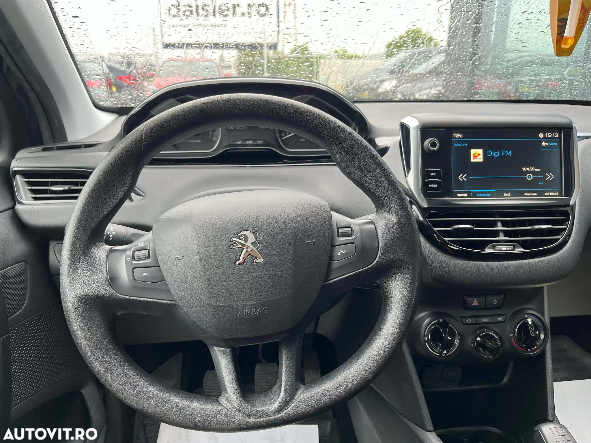 Peugeot 208 1.2 L PureTech Allure - 5