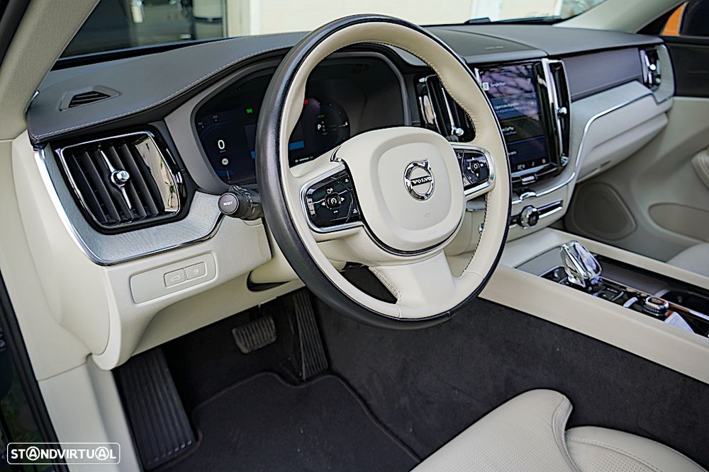 Volvo XC 60 2.0 T8 PHEV Ultimate Bright AWD - 28