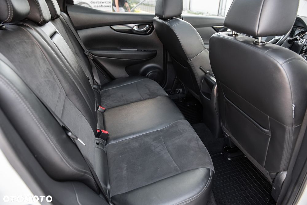 Nissan Qashqai 1.6 DCi Xtronic TEKNA - 28