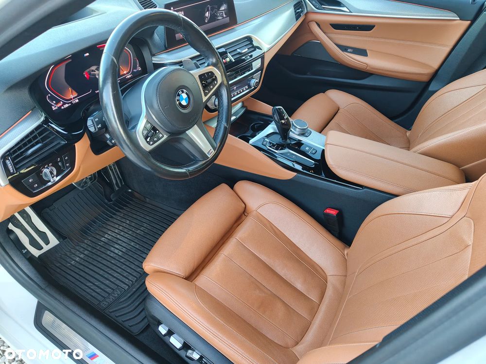 BMW Seria 5 520d xDrive MHEV Sport Line sport - 9