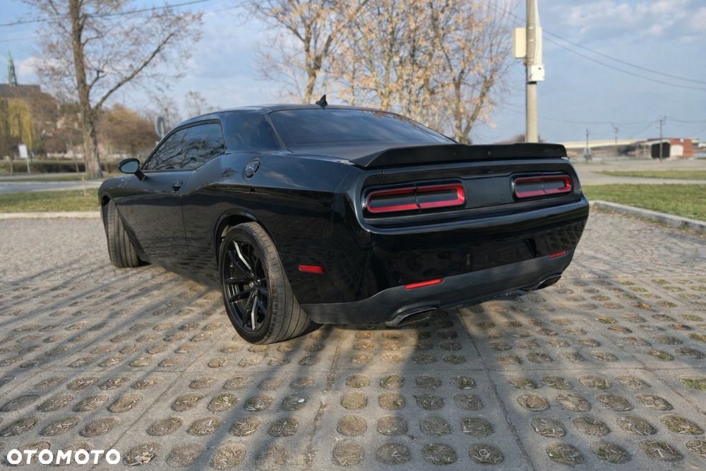 Dodge Challenger - 3
