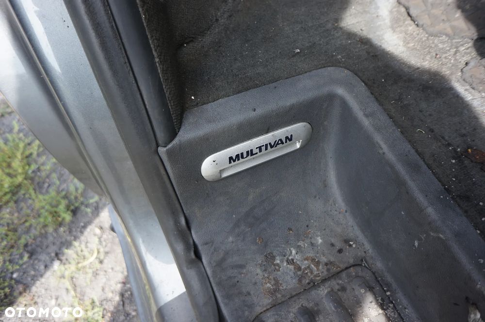 Volkswagen Multivan - 11