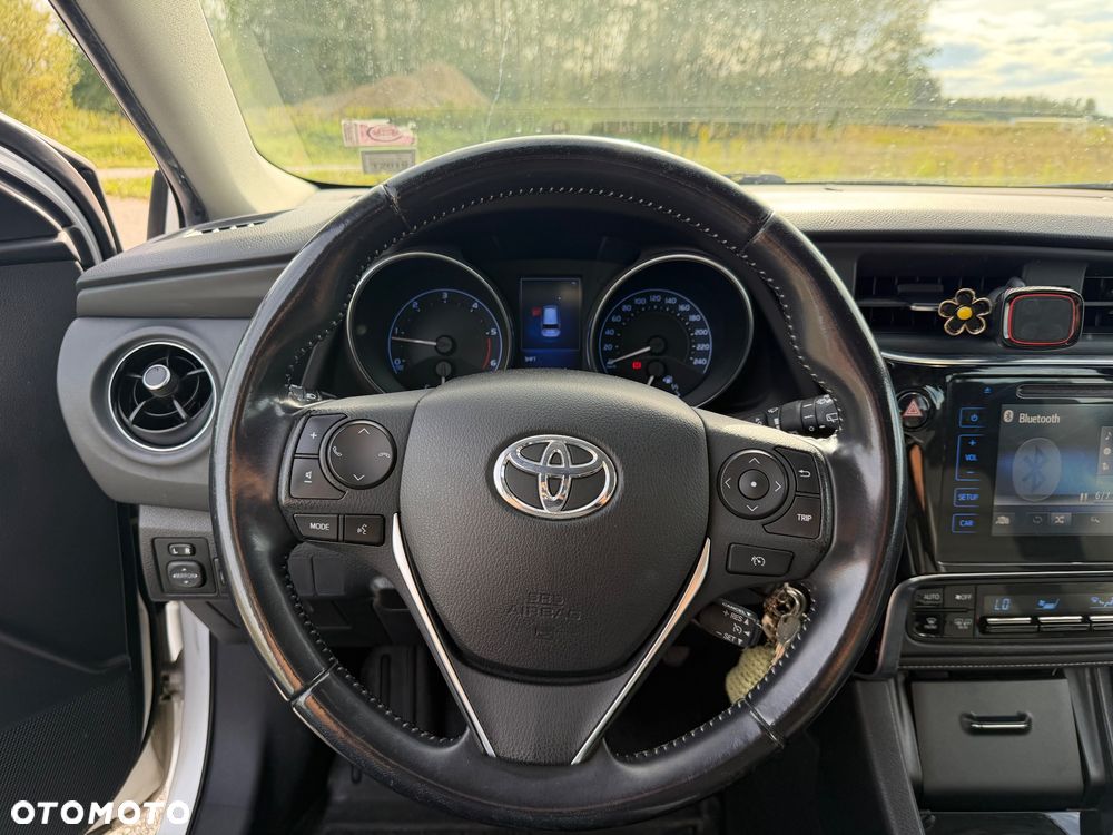 Toyota Auris 1.4 D-4D Premium - 12