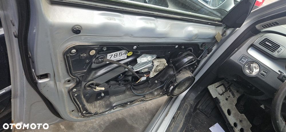 VW PASSAT B6 2.0 TDI BMP 05-09r - PAS BEZPIECZEŃSTWA LEWY PRAWY - 17