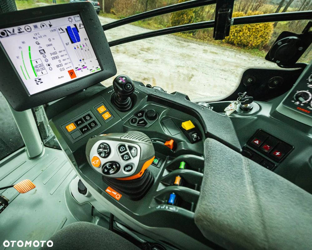 Claas AXION 850 - 29