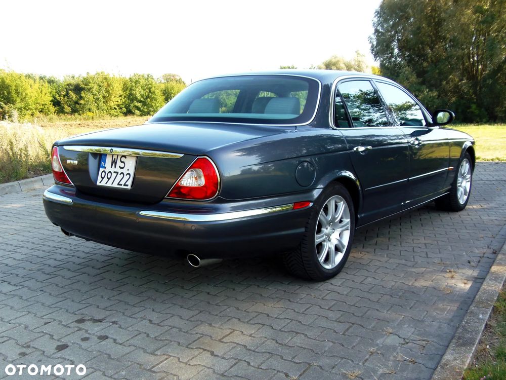 Jaguar XJ XJ8 4.2 Executive - 12